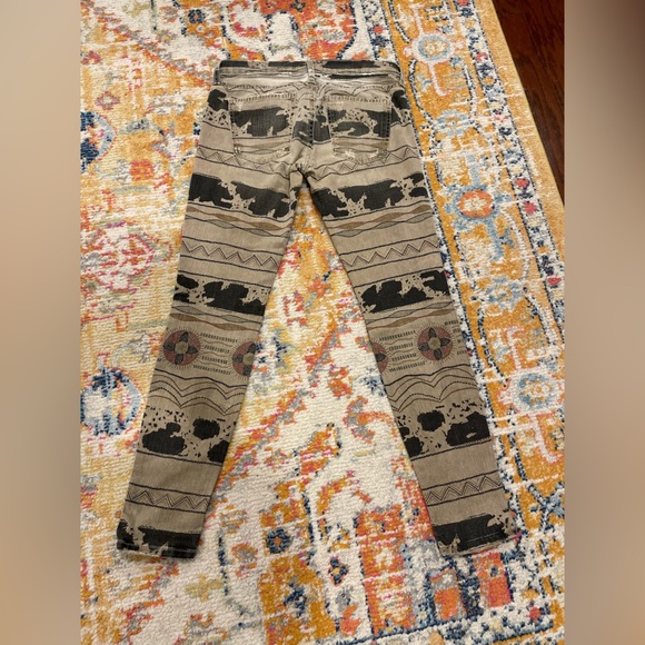 Current Elliot tribal print distressed skinny ankle - Picture 3 of 8